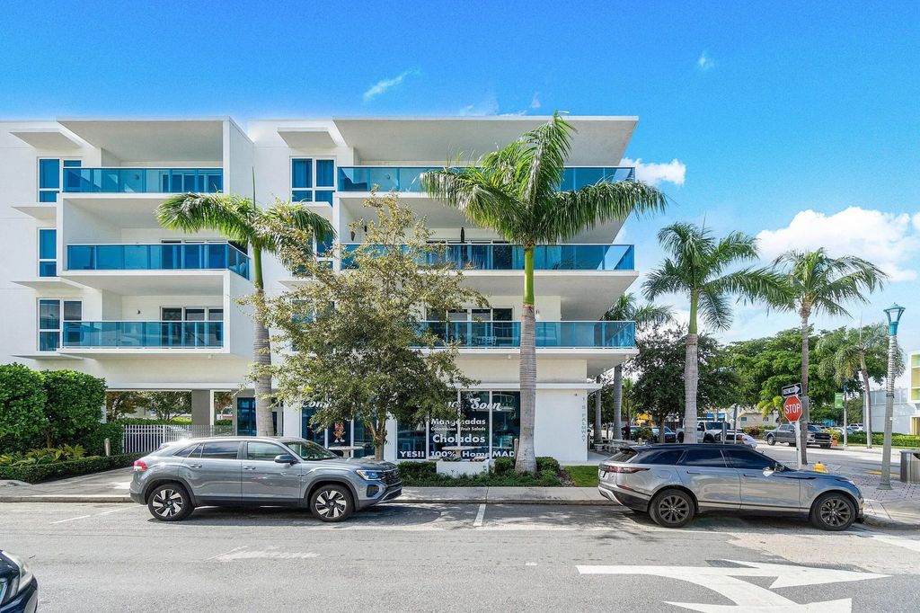 1 S Palmway #203, Lake Worth Beach
