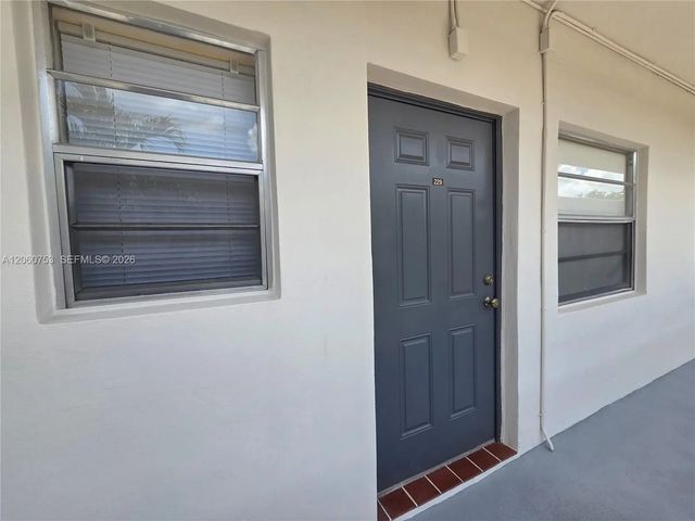 5 of 33 - 415 Ne 2nd Street #229, Hallandale Beach, FL