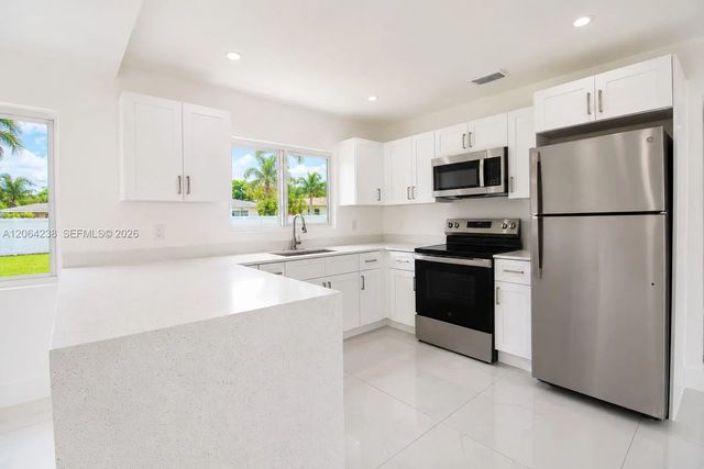 5 of 24 - 2870 Nw 169th Terrace, Miami Gardens, FL