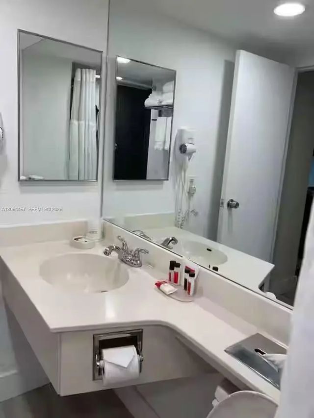 5 of 11 - 19201 Collins Avenue #328, Sunny Isles Beach, FL