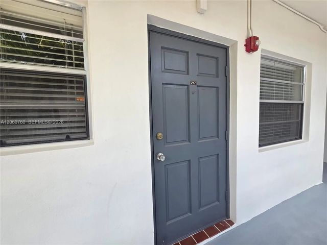 4 of 23 - 415 Ne 2nd Street #217, Hallandale Beach, FL