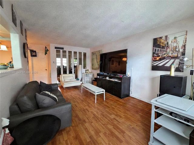 5 of 23 - 415 Ne 2nd Street #217, Hallandale Beach, FL
