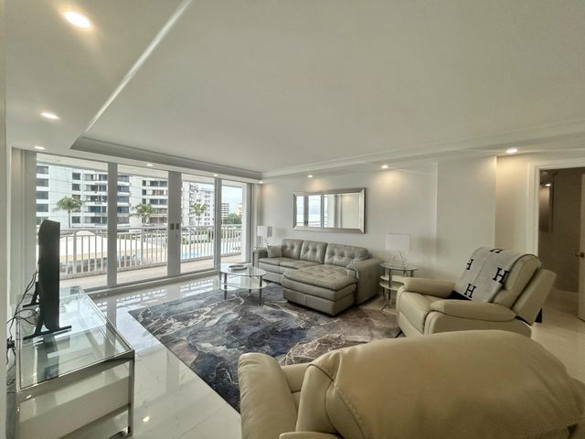 5 of 21 - 3546 S Ocean Boulevard #405, South Palm Beach, FL