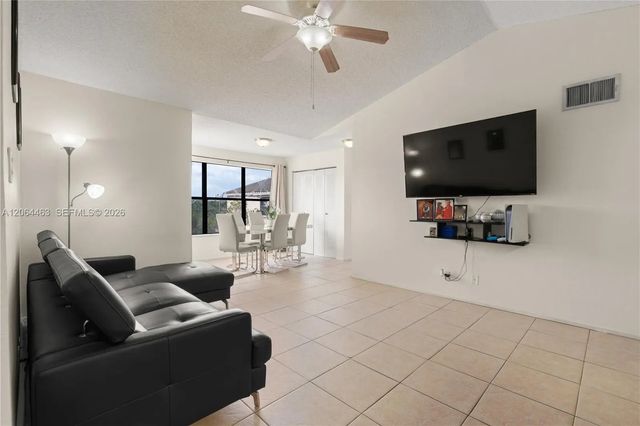 3 of 17 - 2866 S University Drive #5307, Davie, FL