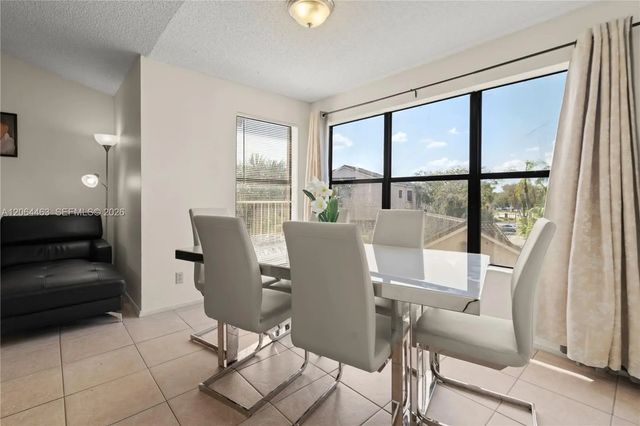 4 of 17 - 2866 S University Drive #5307, Davie, FL