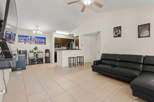5 of 17 - 2866 S University Drive #5307, Davie, FL