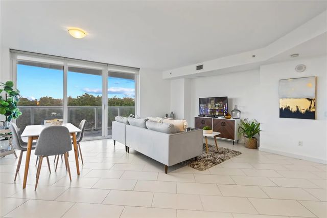 5 of 20 - 4250 Biscayne Boulevard #402, Miami, FL