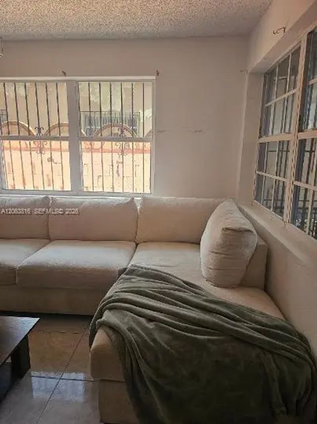 4 of 12 - 507 Flagami Boulevard, Miami, FL