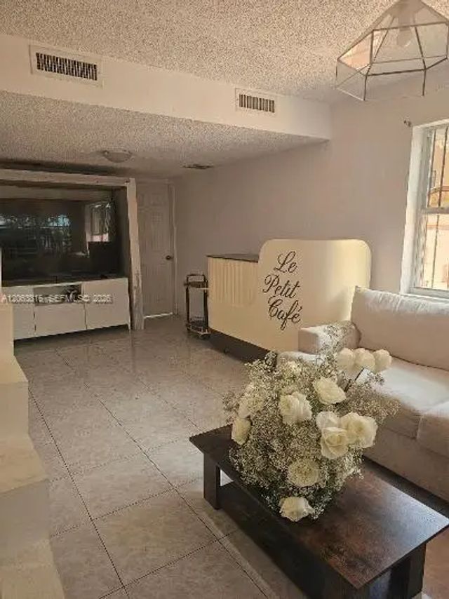 5 of 12 - 507 Flagami Boulevard, Miami, FL