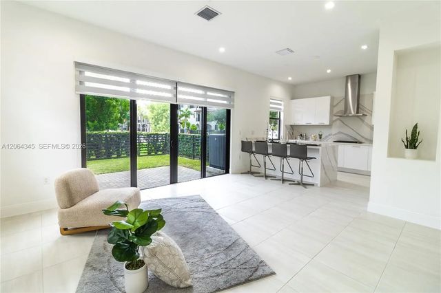 3 of 31 - 4311 Nw 82nd Avenue, Doral, FL