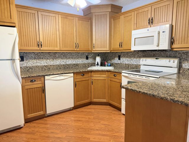 4 of 19 - 1901 Ne Collins Circle #9-10, Jensen Beach, FL