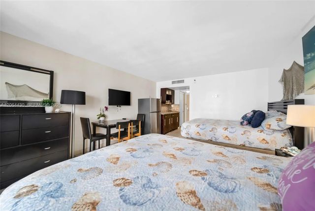 4 of 22 - 19201 N Collins Avenue #1117, Sunny Isles Beach, FL