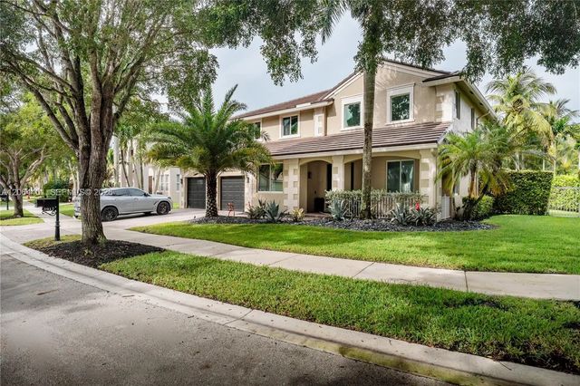 3917 Heron Ridge Lane, Weston