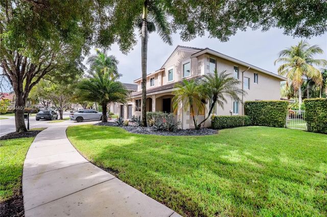 2 of 36 - 3917 Heron Ridge Lane, Weston, FL