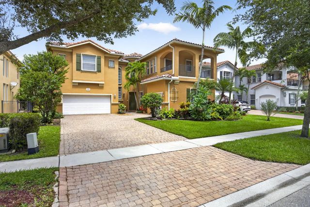 742 Cresta Circle, West Palm Beach