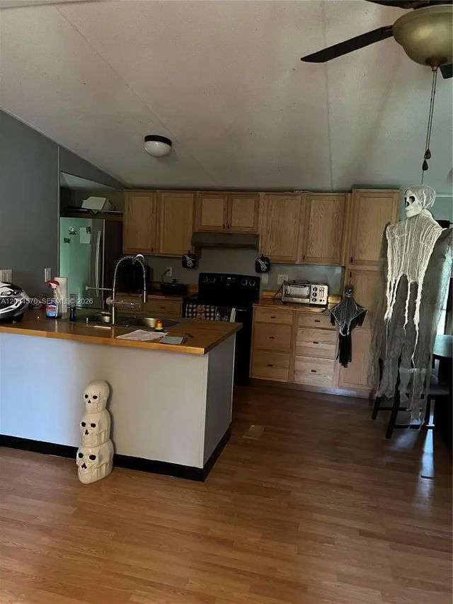 4 of 27 - 2704 Se 172nd Street, , FL