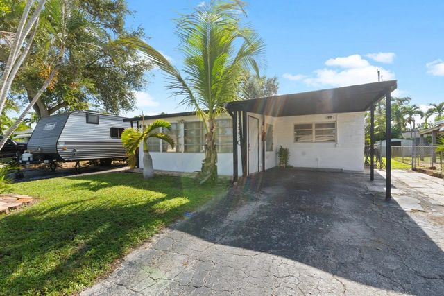 2 of 27 - 2220 N 57th Terrace, Hollywood, FL