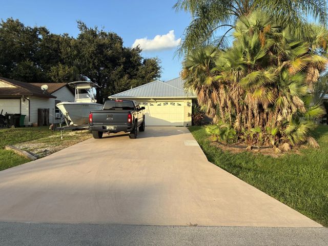 4 of 19 - 1901 Sw Monterrey Lane, Port St. Lucie, FL