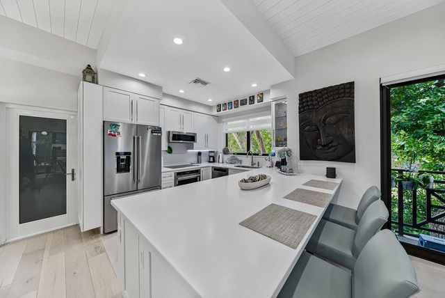 5 of 32 - 1556 S Ocean Lane #204, Fort Lauderdale, FL