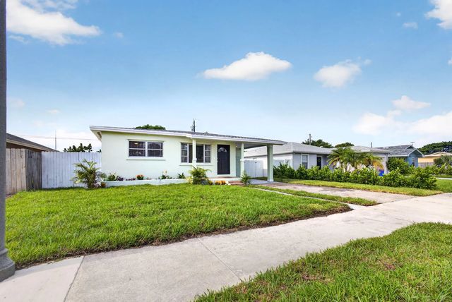 3 of 38 - 1547 W 10th Street, Riviera Beach, FL