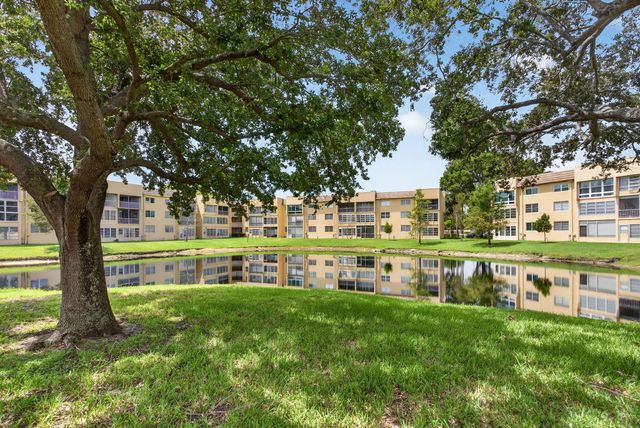 3 of 25 - 6350 Nw 62nd Street #201, Tamarac, FL