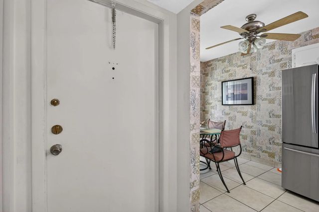 4 of 25 - 6350 Nw 62nd Street #201, Tamarac, FL