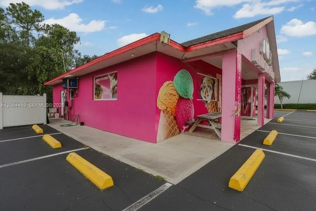 2 of 28 - 155 W Cowboy Way, LaBelle, FL