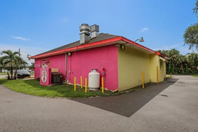 4 of 28 - 155 W Cowboy Way, LaBelle, FL