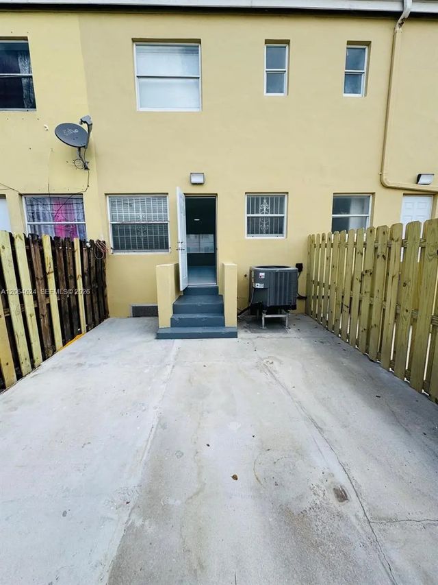 2 of 13 - 8454 Nw 4th Avenue #8454, Miami, FL