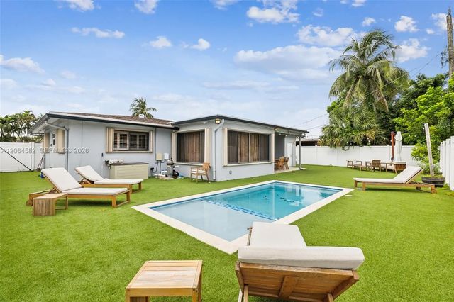 6931 Sw 2nd Street, Pembroke Pines