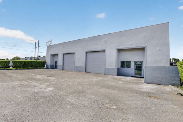 3 of 53 - 2202 W 78th Street, Hialeah, FL