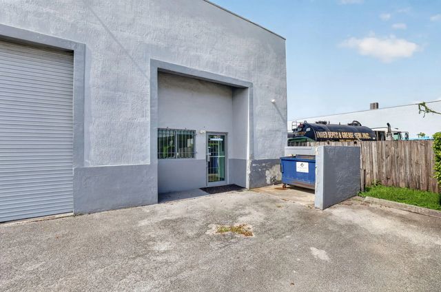 4 of 53 - 2202 W 78th Street, Hialeah, FL