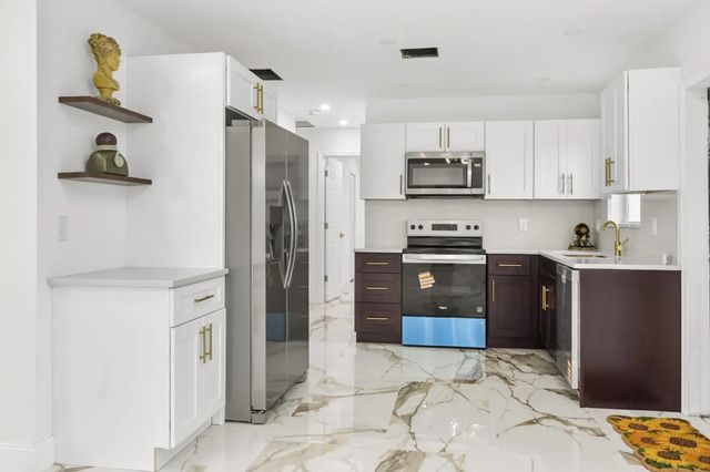 4 of 15 - 1336 W 6th Street, Riviera Beach, FL