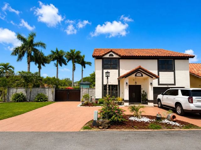 2 of 33 - 18758 Nw 78th Place, Hialeah, FL