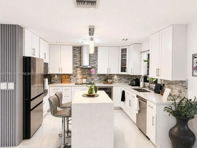 4 of 33 - 18758 Nw 78th Place, Hialeah, FL