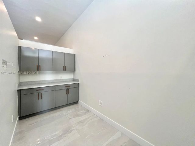 4 of 17 - 1400 Ponce De Leon Boulevard, Coral Gables, FL