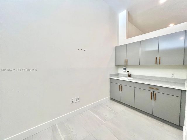 5 of 17 - 1400 Ponce De Leon Boulevard, Coral Gables, FL