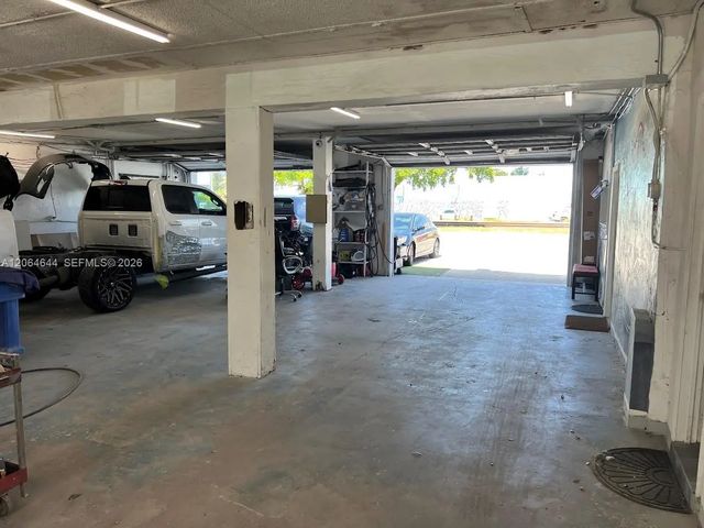 2 of 12 - 205 N Dixie Highway, Hallandale Beach, FL