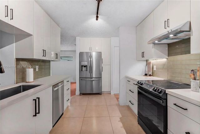 4 of 14 - 8830 Nw 17th Street, Plantation, FL