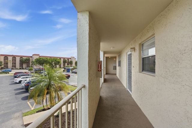 5 of 35 - 3231 Holiday Springs Boulevard #205, Margate, FL
