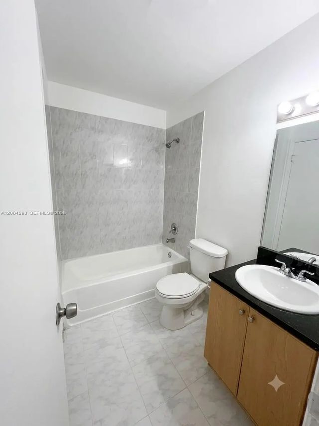 3 of 7 - 7220 Nw 179 Street #201, Hialeah, FL