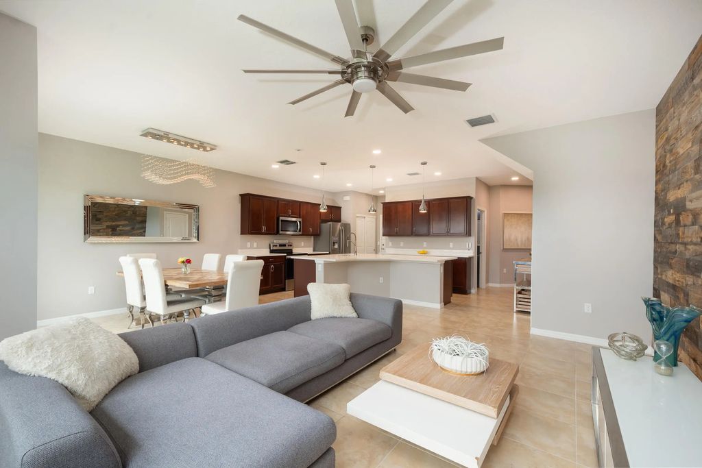 4486 Appleton Circle W, Oakland Park
