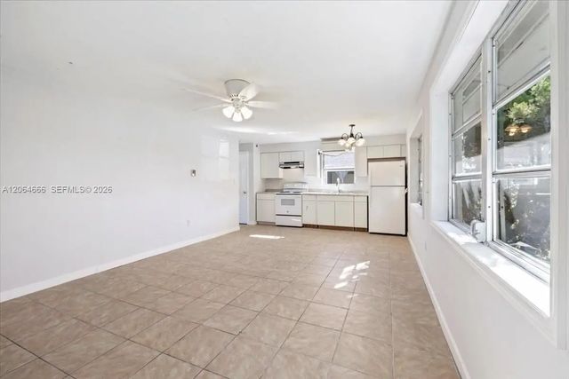 5 of 49 - 681/683 95th Avenue N, Naples, FL
