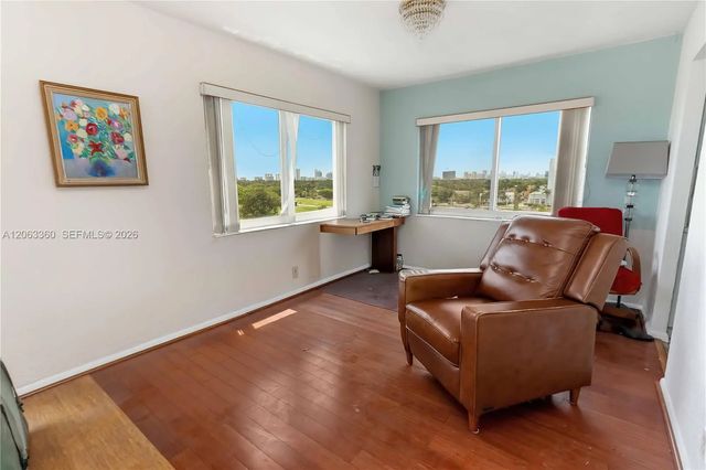 3 of 10 - 1700 Pierce Street #701, Hollywood, FL