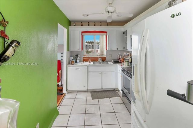 5 of 10 - 1700 Pierce Street #701, Hollywood, FL