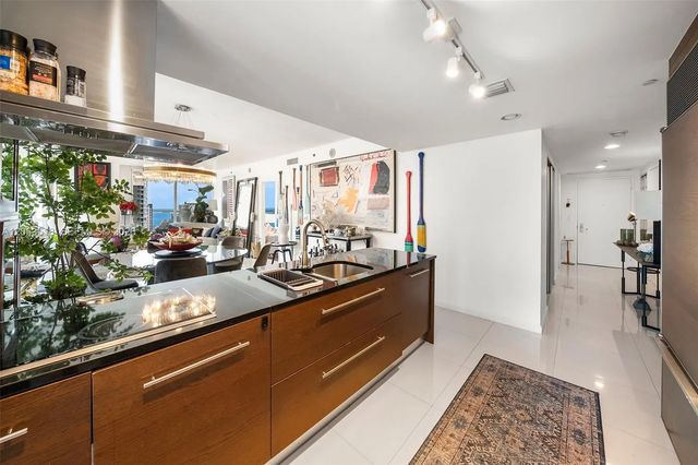 5 of 35 - 495 Brickell Avenue #1802, Miami, FL
