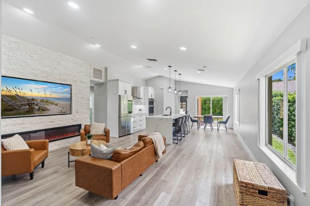 3 of 40 - 4217 Cherrywood Court, Weston, FL