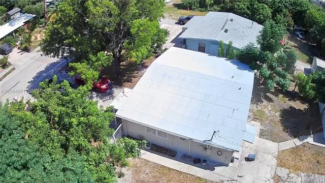 3 of 23 - 5442 Fourth Avenue, Fort Myers, FL