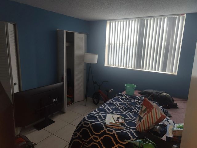5 of 6 - 500 Executive Center Drive #2a, West Palm Beach, FL