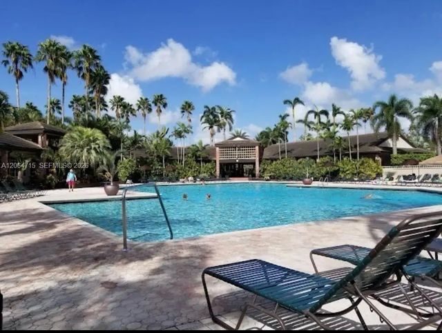 11008 Mainsail Drive, Cooper City